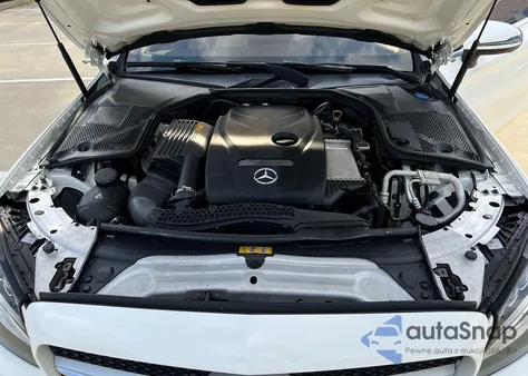 2018 Mercedes-Benz C 300 z USA, uszkodzony, nr VIN WDDWJ4JBXJF670349